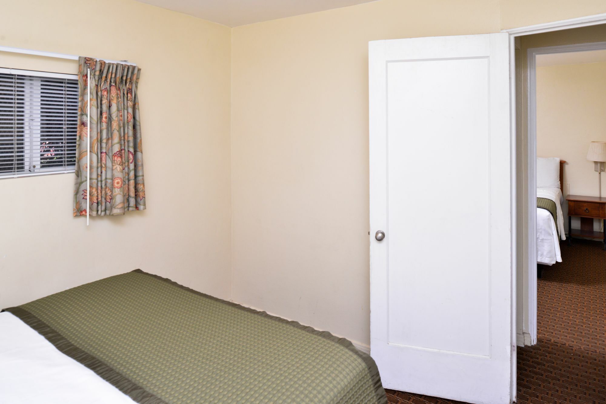 Travelodge By Wyndham Eugene Downtown/University Of Oregon Екстер'єр фото