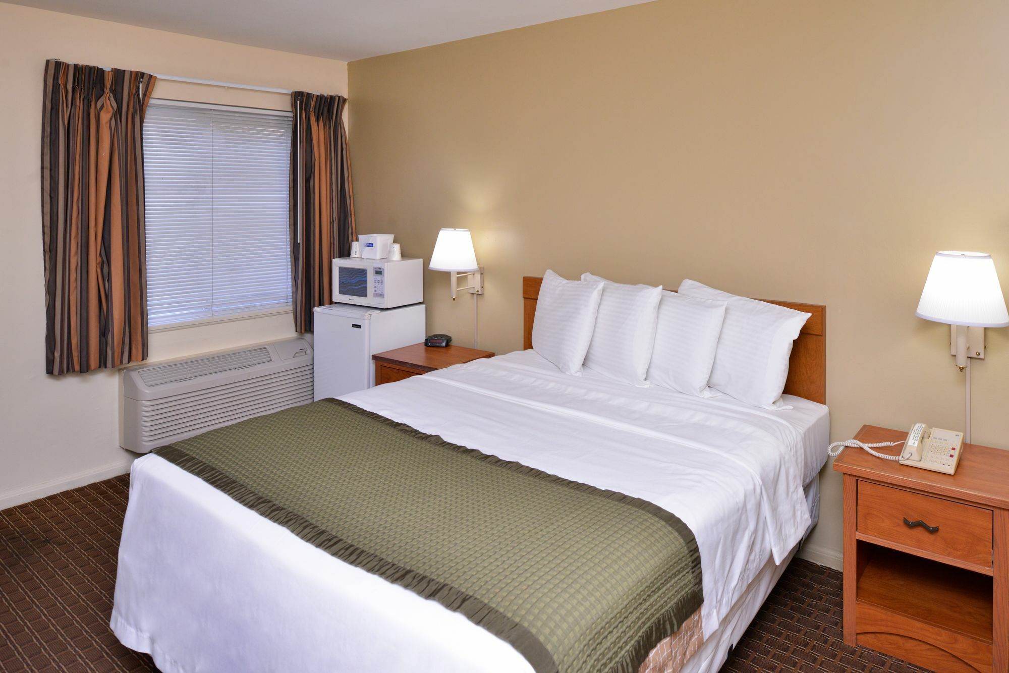 Travelodge By Wyndham Eugene Downtown/University Of Oregon Екстер'єр фото
