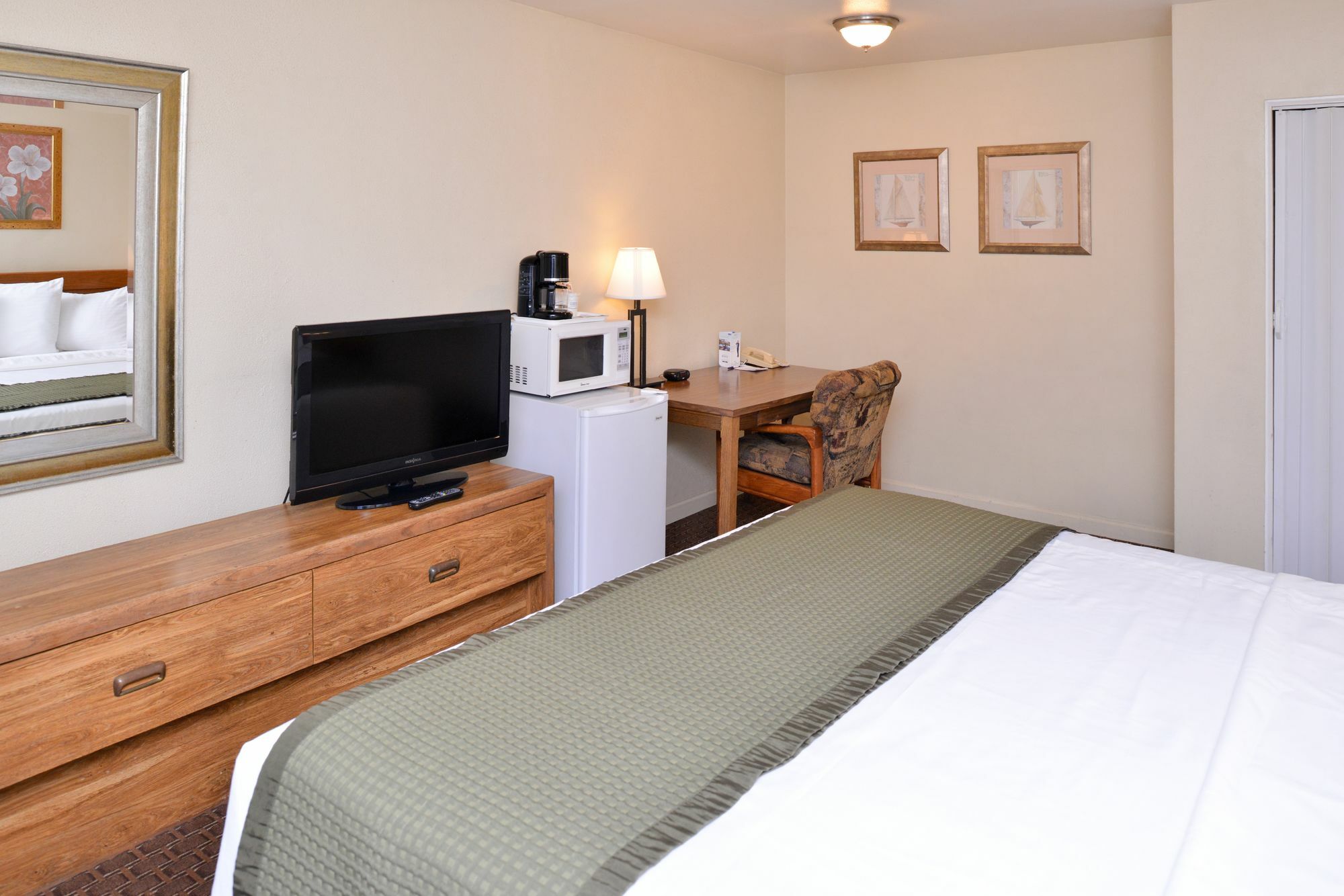 Travelodge By Wyndham Eugene Downtown/University Of Oregon Екстер'єр фото