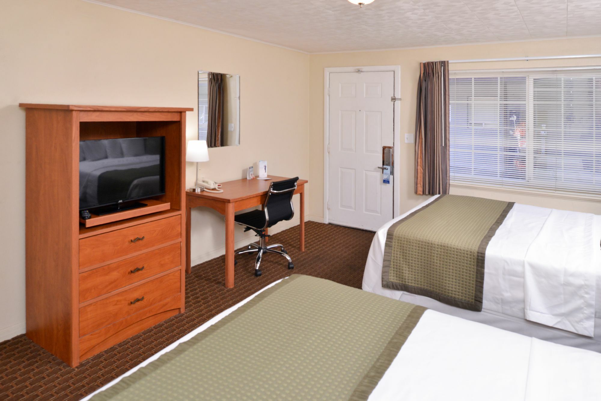 Travelodge By Wyndham Eugene Downtown/University Of Oregon Екстер'єр фото
